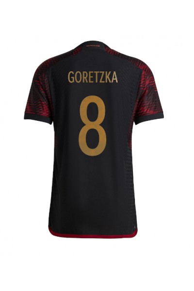 Saksa Leon Goretzka #8 Jalkapallovaatteet Vieraspaita MM-kisat 2022 Lyhythihainen